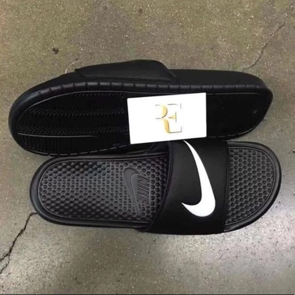 NIKE BENASSI SWOOSH SLIDES NWT - Picture 4 of 4